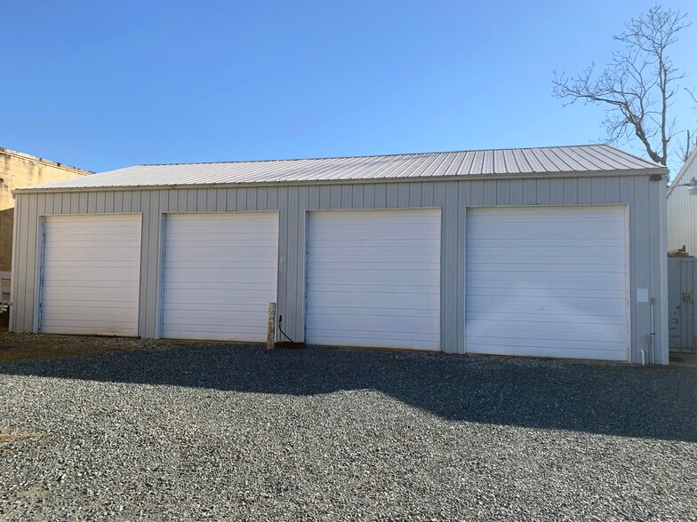 232 W Hampton Pl, Capitol Heights, MD à louer - Photo de l’immeuble – Image 3 sur 3