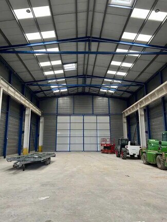 Plus de détails pour Bureau, Local d'activités à louer