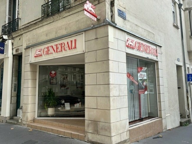 Plus de détails pour 52 Avenue De Grammont, Tours - Local commercial à louer