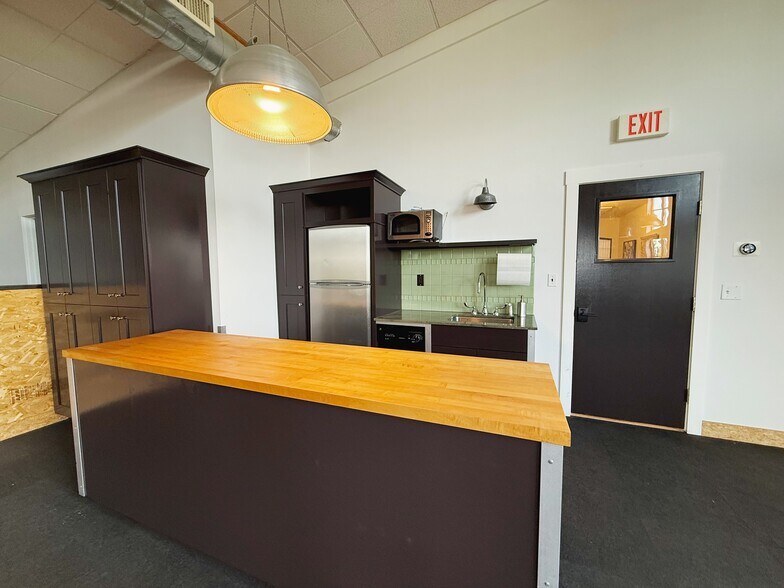 4231 N Interstate Ave, Portland, OR à louer - Photo de l’immeuble – Image 3 sur 4