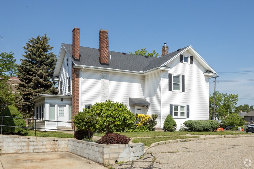 611 S Walnut St, Lansing, MI à vendre - Photo de l’immeuble – Image 2 sur 3