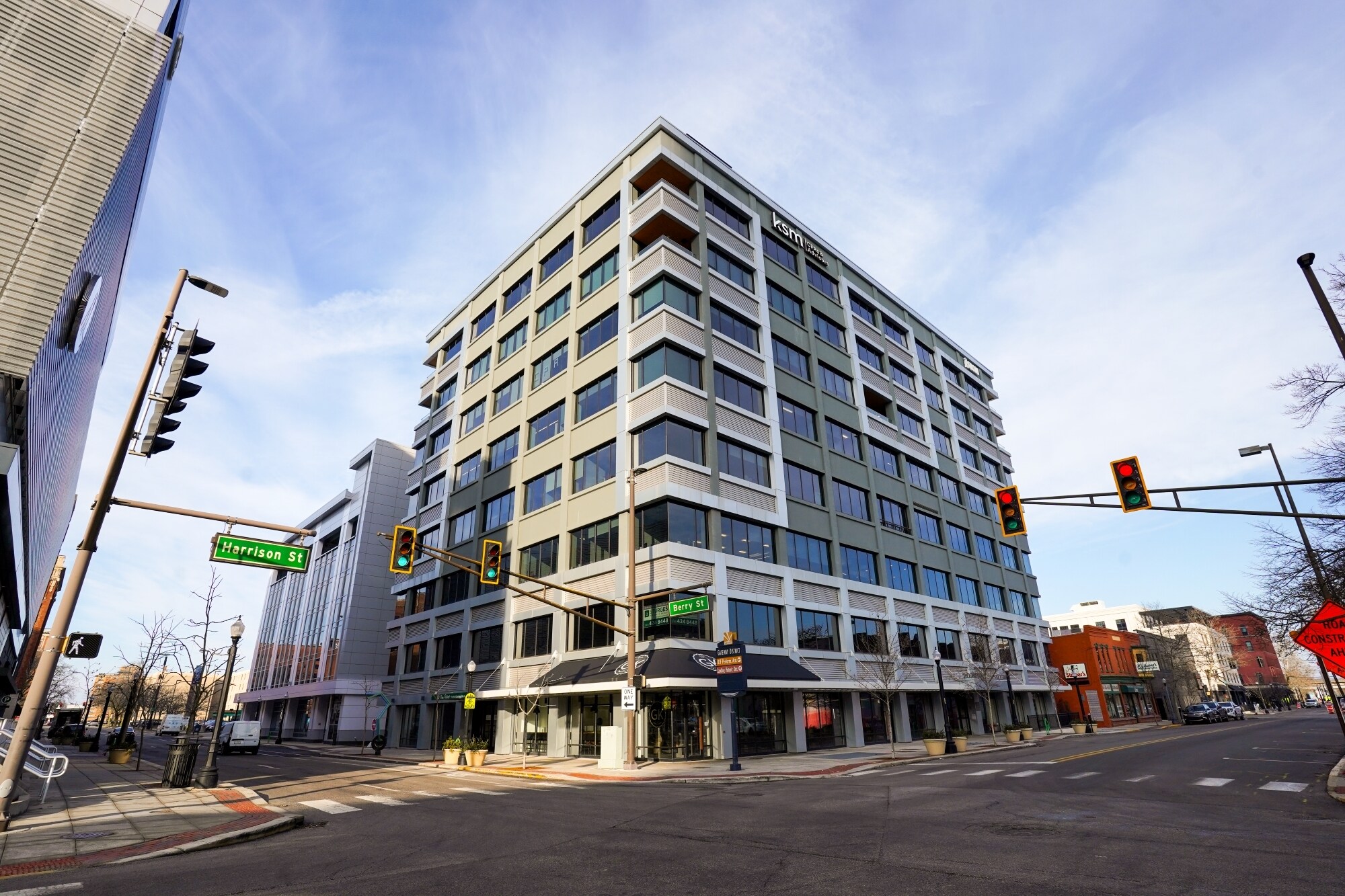 202 W Berry St, Fort Wayne, IN à louer Photo de l’immeuble– Image 1 sur 2