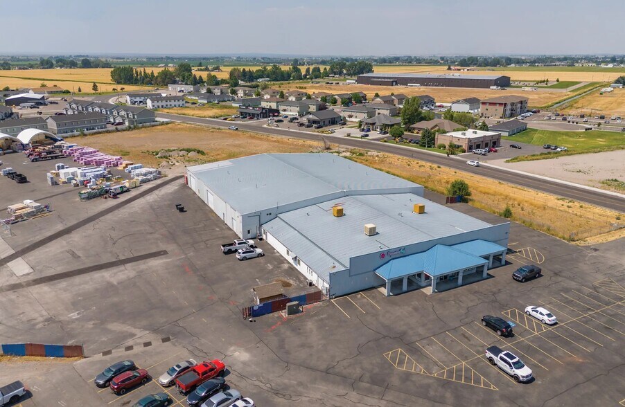 580 N State St, Shelley, ID à louer - Aérien – Image 2 sur 9