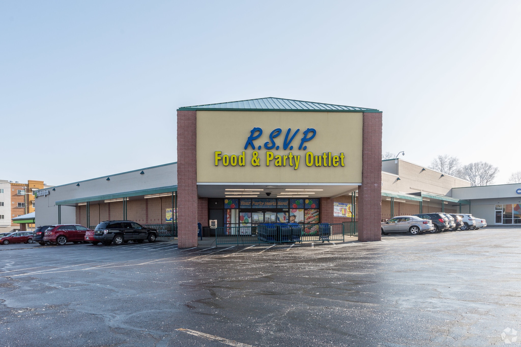 1543-1601 Hawkins Ave, Akron, OH à louer Photo principale– Image 1 sur 4