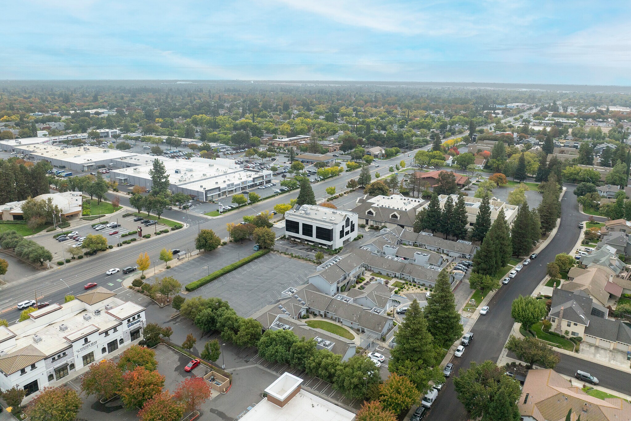 1501 Oakdale Rd, Modesto, CA à louer Photo de l’immeuble– Image 1 sur 4