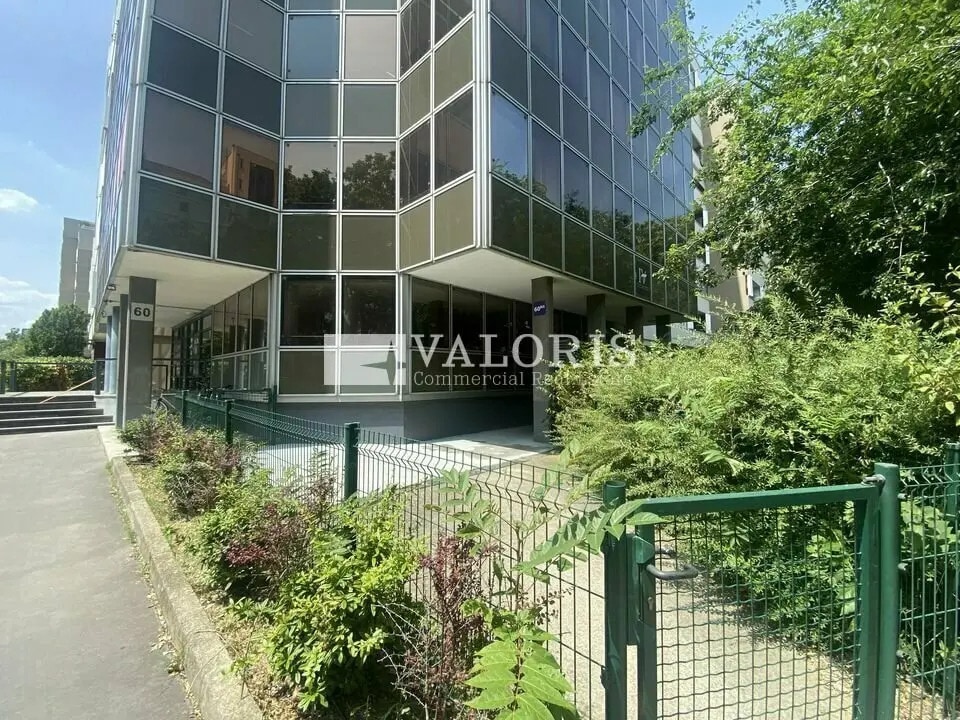 Local d’activités dans Villeurbanne à louer Photo de l’immeuble– Image 1 sur 12