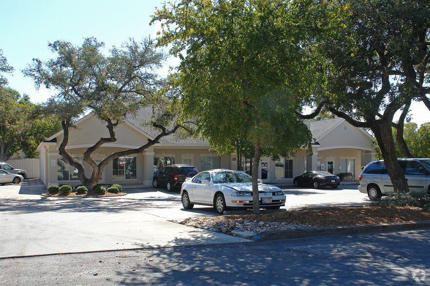 1126-1132 W Blanco Rd, San Antonio, TX à louer - Photo principale – Image 1 sur 9