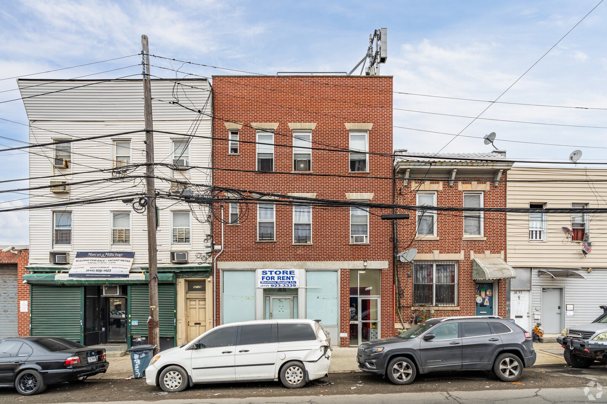 32-31 Greenpoint Ave, Long Island City, NY à louer Photo de l’immeuble– Image 1 sur 8
