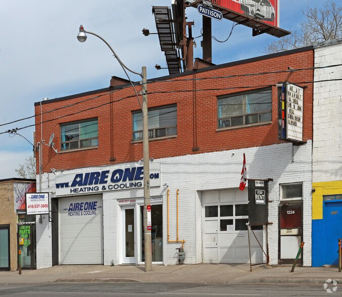 1234 Dupont St, Toronto, ON à louer - Photo de l’immeuble – Image 3 sur 3