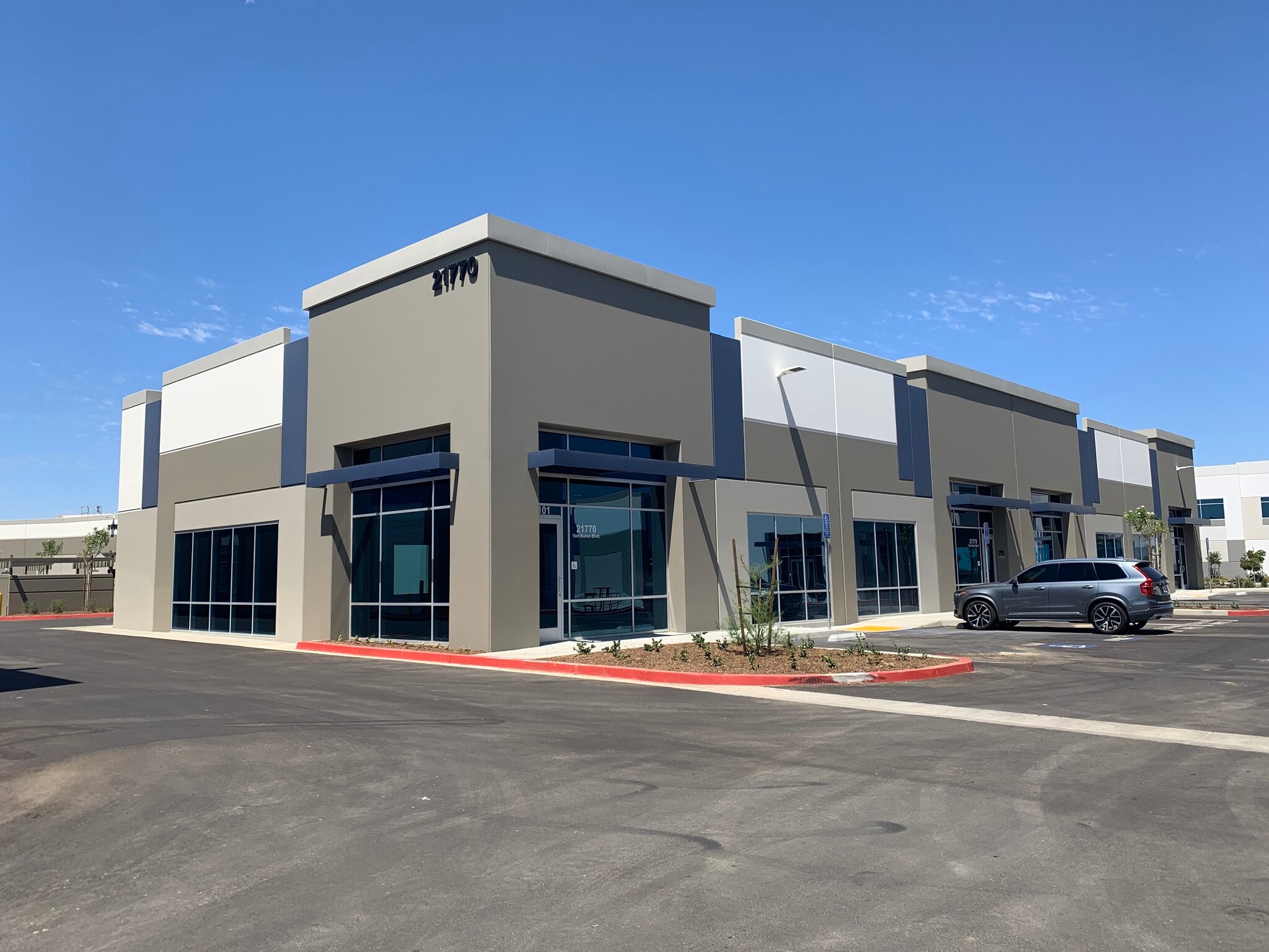 21770 Van Buren Blvd, Riverside, CA à louer Photo principale– Image 1 sur 4