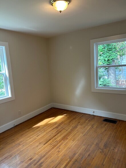 2820 The Plaza, Charlotte, NC à louer - Photo de l’immeuble – Image 3 sur 6