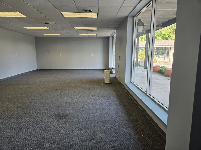 7323 Pittsford Palmyra Rd, Fairport, NY à louer - Photo de l’immeuble – Image 3 sur 4