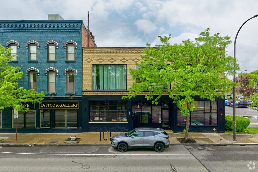 190-194 Monroe Ave, Rochester, NY à vendre - Photo principale – Image 1 sur 10