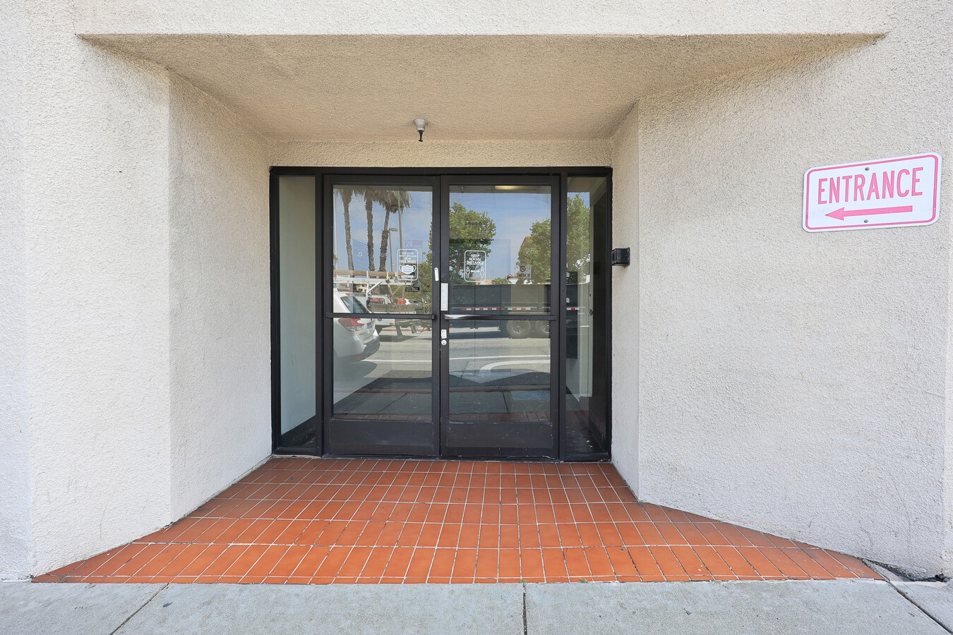 300 S Garfield Ave, Monterey Park, CA 91754 - Lot 206 - - Autre - Image 1 of 19
