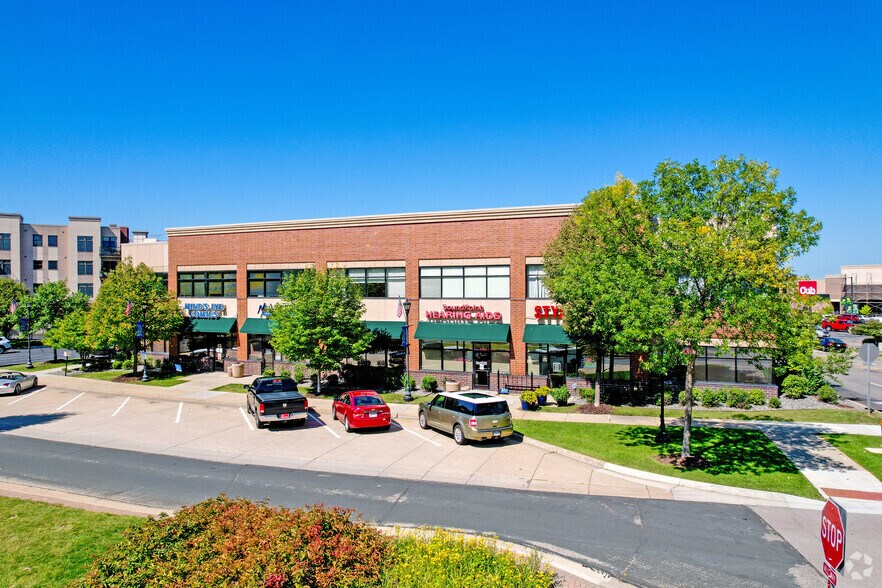 200 E Travelers Trl, Burnsville, MN à louer - Photo principale – Image 1 sur 4
