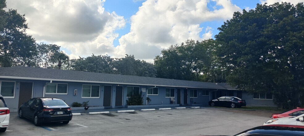 6224 Miramar Pkwy, Miramar, FL à vendre - Photo de l’immeuble – Image 2 sur 12