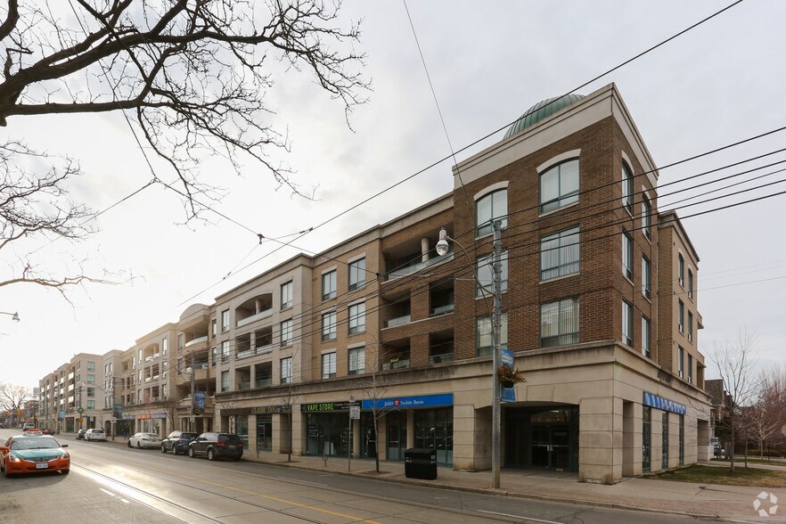 1813-1815 Queen St E, Toronto, ON à louer - Photo principale – Image 1 sur 5