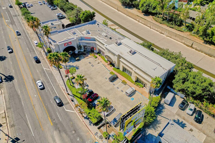 11555-11561 Ventura Blvd, Studio City, CA à louer - Photo principale – Image 1 sur 20