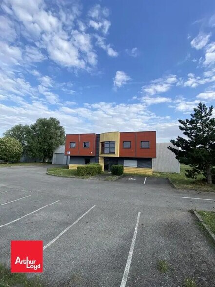 Local d’activités dans Vernouillet à louer - Photo de l’immeuble – Image 2 sur 5