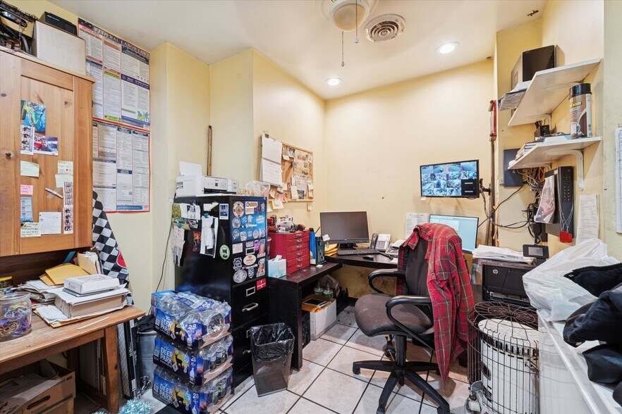 265 E Township Line Rd, Upper Darby, PA à vendre - Photo de l’immeuble – Image 3 sur 29