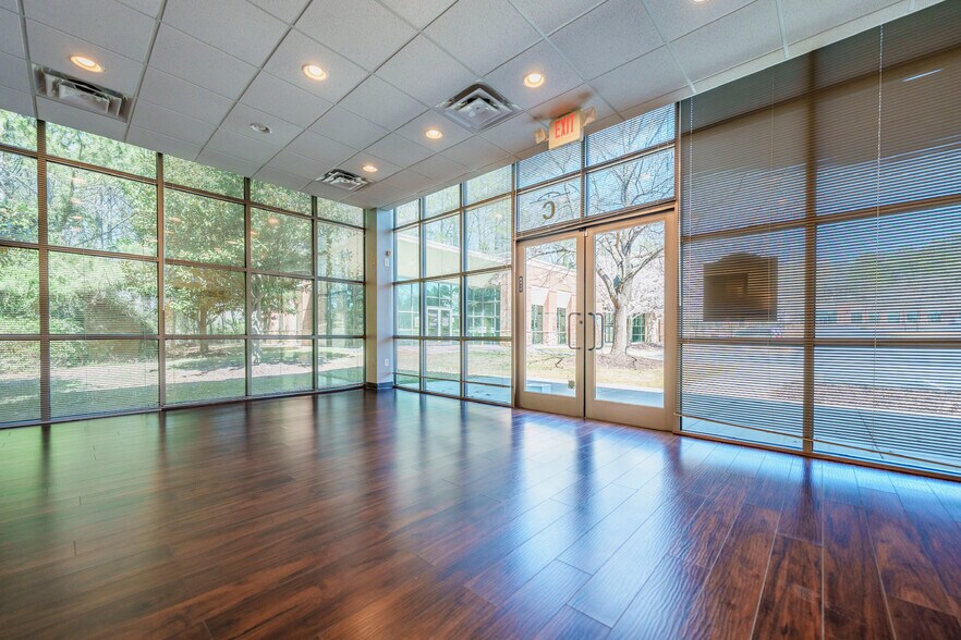 4275 Johns Creek Pky, Suwanee, GA à louer - Photo de l’immeuble – Image 3 sur 16