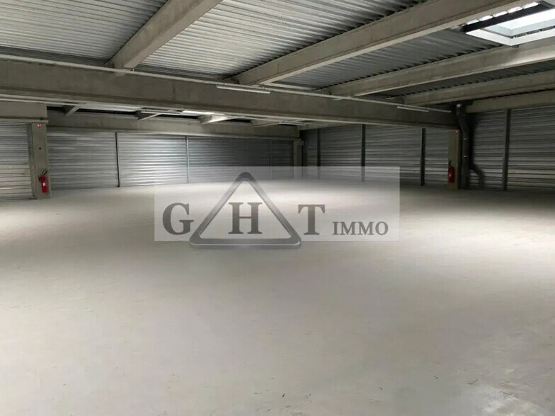 Industriel/Logistique dans Créteil à louer - Photo de l’immeuble – Image 1 sur 6
