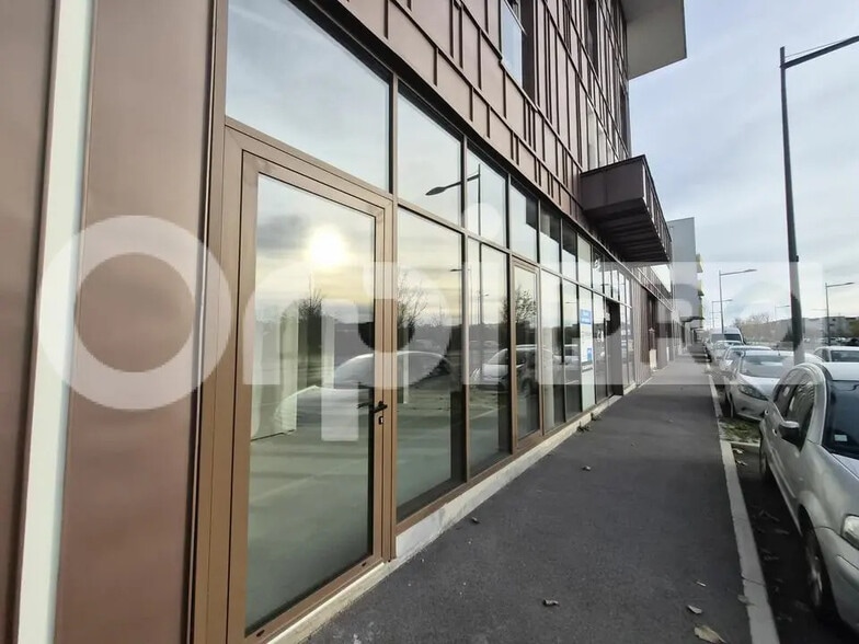 Local commercial dans Reims à vendre - Photo de l’immeuble – Image 2 sur 7