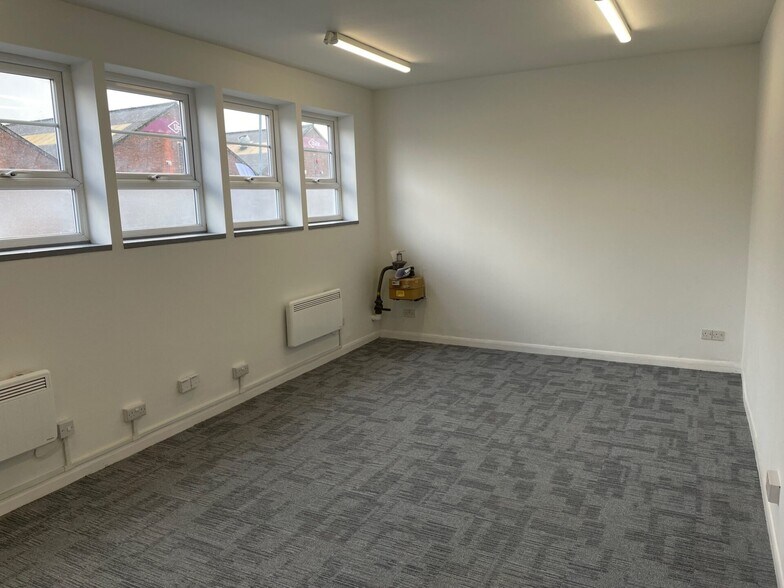 16-21 Tewin Rd, Welwyn Garden City à louer - Photo intérieure – Image 3 sur 9