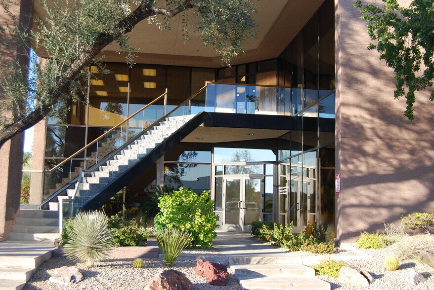 15600 N Black Canyon Hwy, Phoenix, AZ à vendre - Photo de l’immeuble – Image 2 sur 28