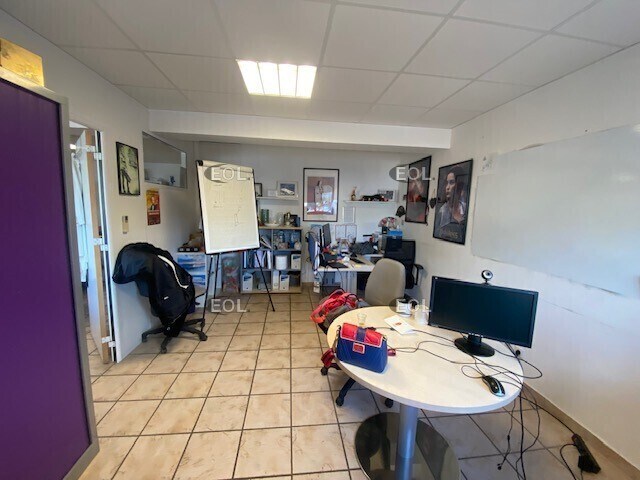 Local d’activités dans Rousset à louer - Photo intérieure – Image 3 sur 7