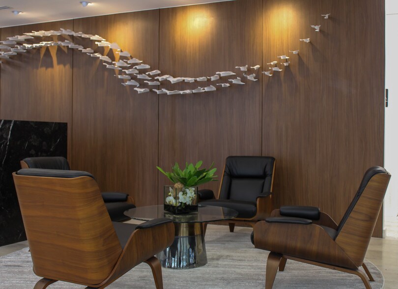 221 W Hallandale Beach Blvd, Hallandale Beach, FL à louer - Hall d’entrée – Image 3 sur 38