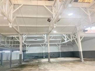 Plus de détails pour 44 Rue Du Mal De Lattre De Tassigny, Corbeil-Essonnes - Local d'activités à louer