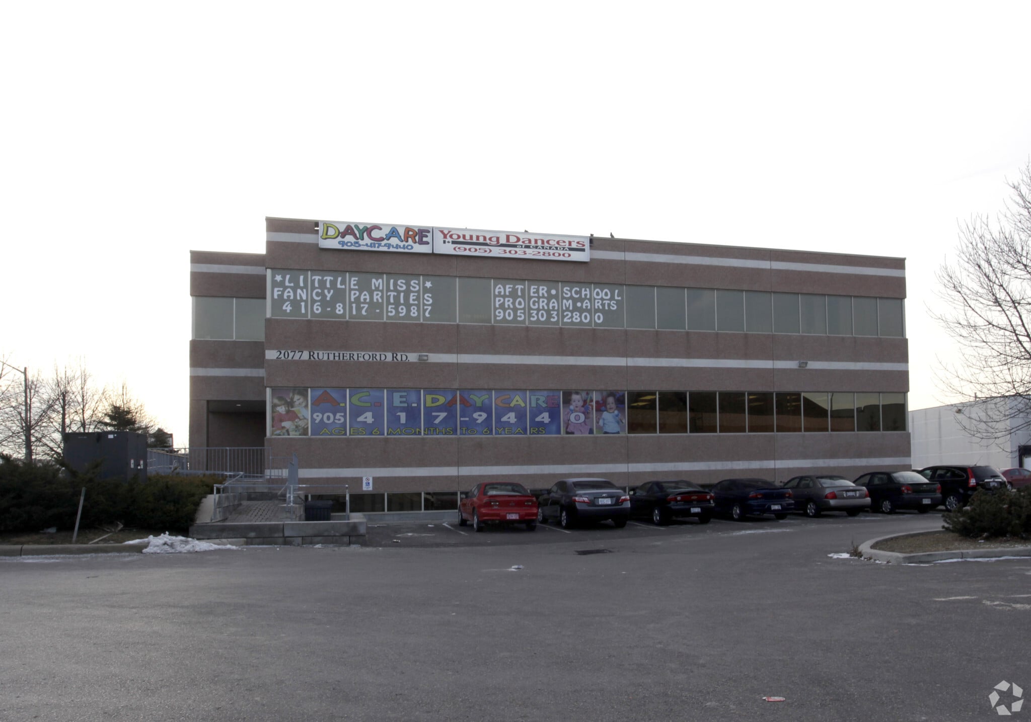 2077 Rutherford Rd, Concord, ON à louer Photo principale– Image 1 sur 3