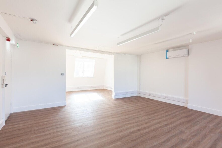 17-18 Margaret St, Londres à louer - Photo de l’immeuble – Image 1 sur 11