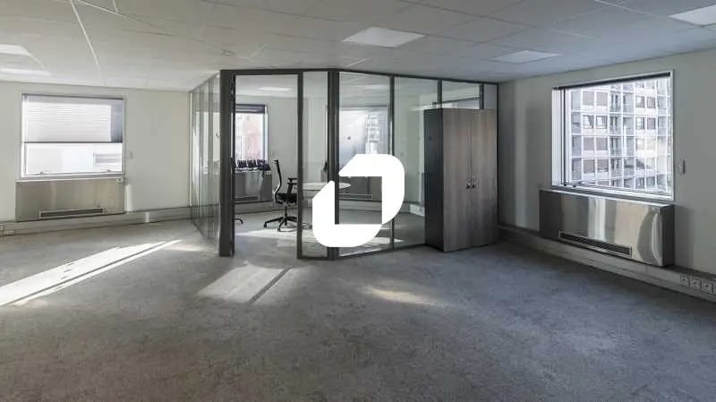 Bureau dans Lyon à vendre - Photo de l’immeuble – Image 3 sur 38