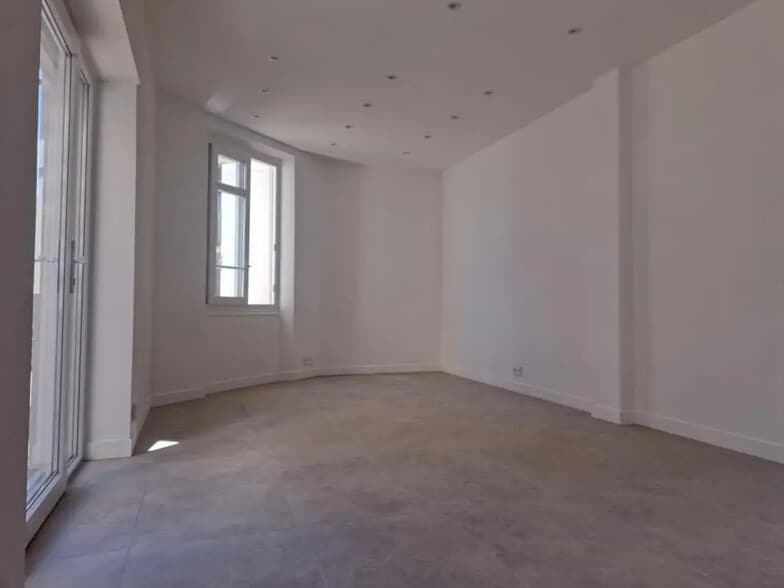 Local commercial dans Le Cannet à louer - Photo intérieure – Image 3 sur 4