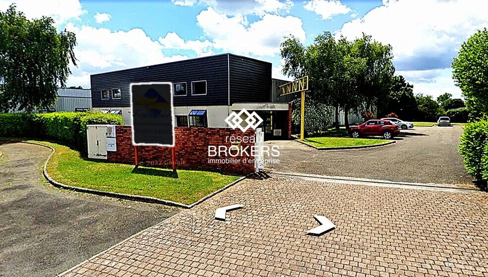 Local d'activités dans Évron à vendre - Photo de l’immeuble – Image 1 sur 7