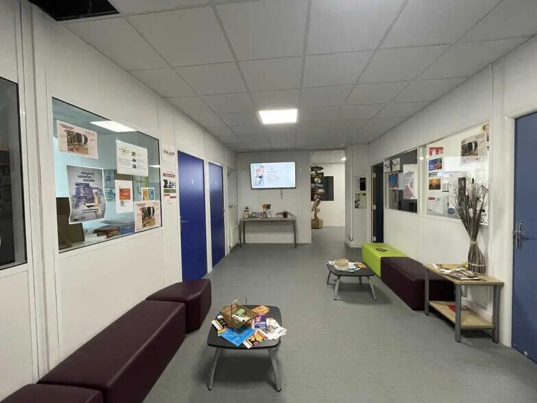 Bureau dans Pantin à louer - Hall d’entrée – Image 3 sur 15