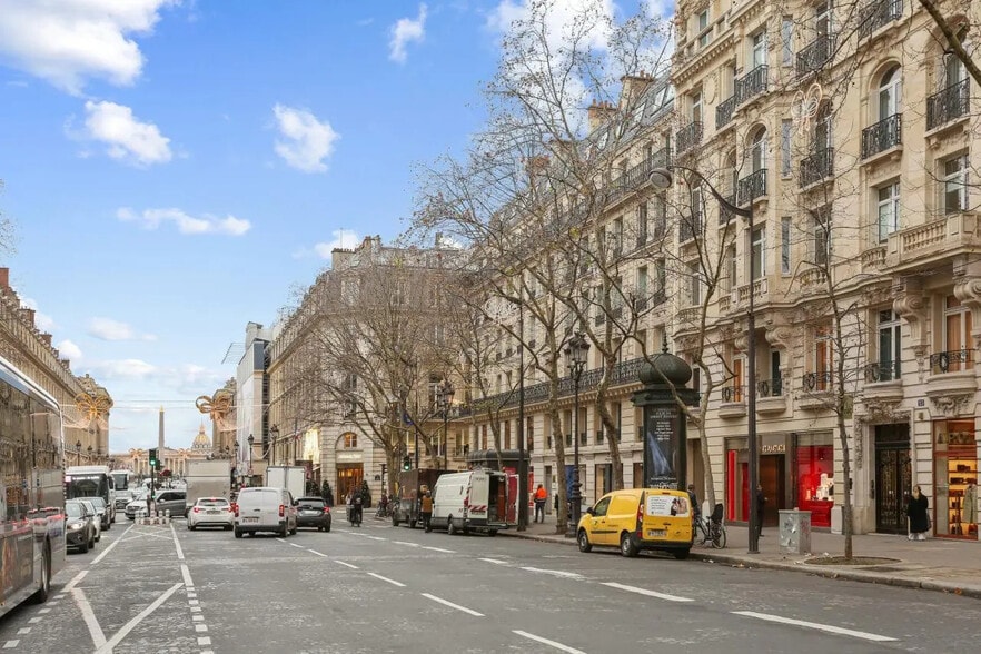 21 Rue Royale, Paris à louer - Photo de l’immeuble – Image 1 sur 14