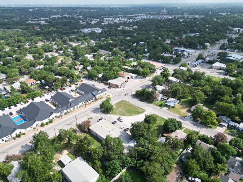 1413 W San Antonio St, New Braunfels, TX à vendre - Aérien – Image 3 sur 30