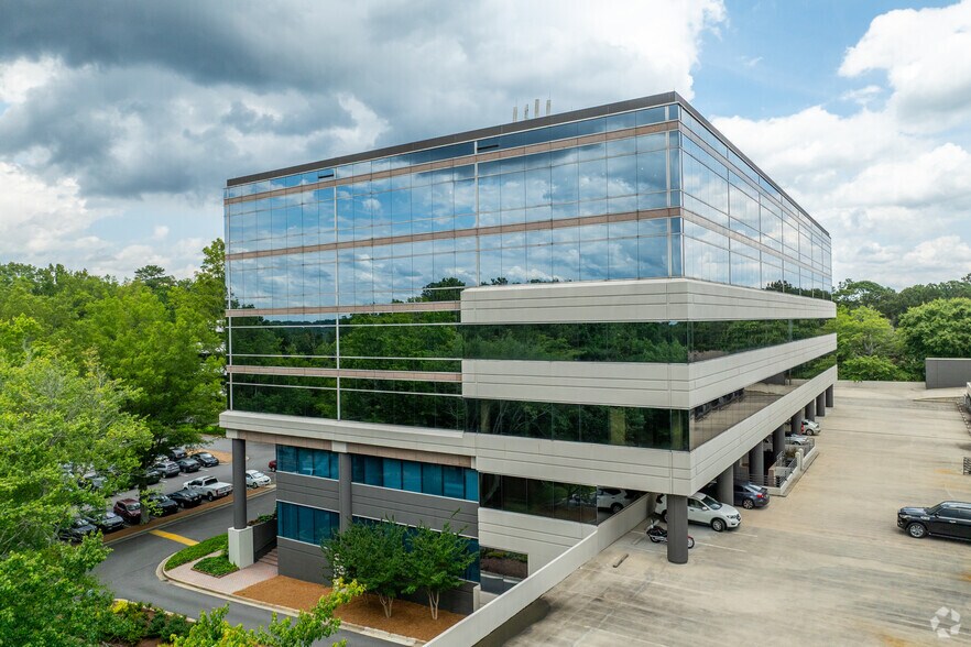 375 Northridge Rd, Atlanta, GA à louer - Photo principale – Image 1 sur 25