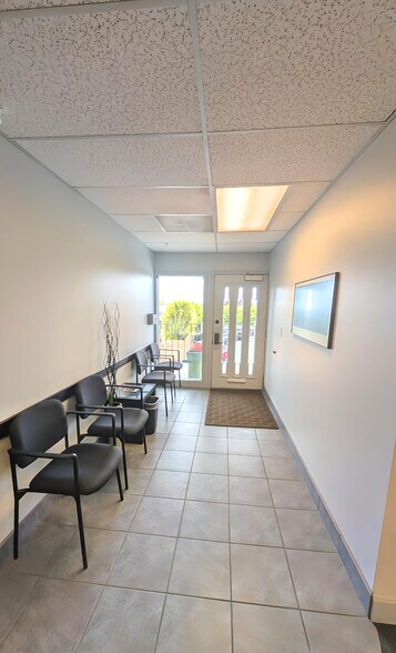 1621 Freeway Dr, Mount Vernon, WA à vendre - Photo de l’immeuble – Image 3 sur 21
