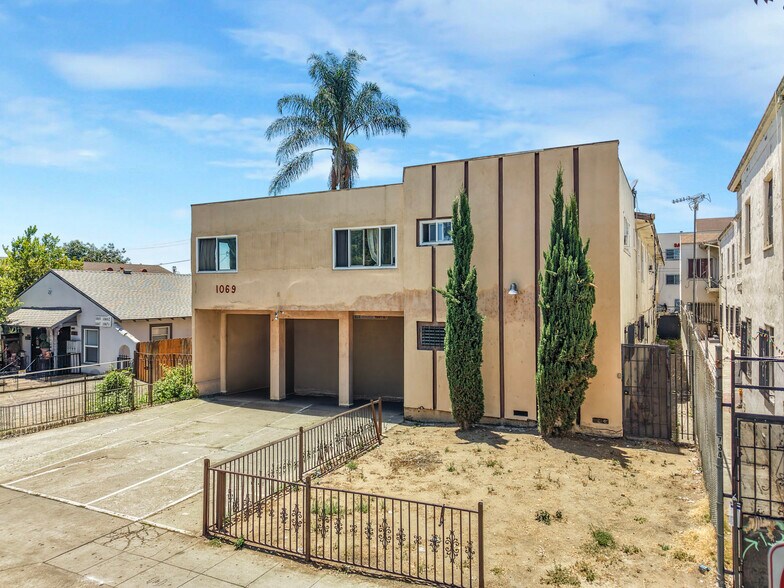 1069 N Oxford Ave, Los Angeles, CA à vendre - Photo de l’immeuble – Image 2 sur 22