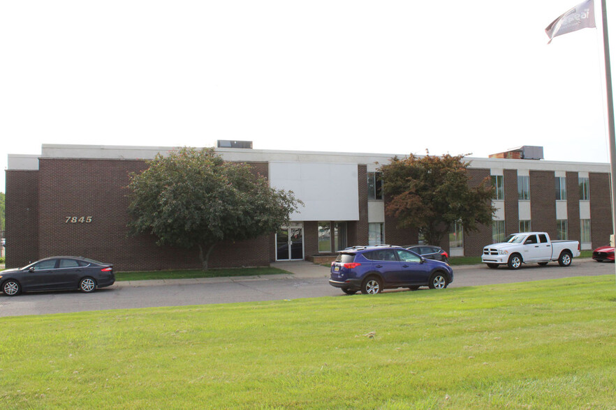 7845 Middlebelt Rd, Romulus, MI à louer - Photo principale – Image 1 sur 4