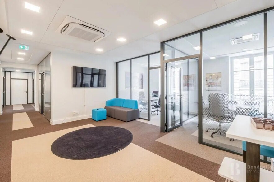 9 Rue Beaujon, Paris à louer - Photo de l’immeuble – Image 2 sur 28