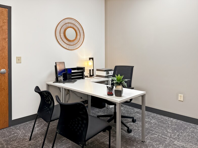7027 Old Madison Pike NW, Huntsville, AL à louer - Photo de l’immeuble – Image 1 sur 23