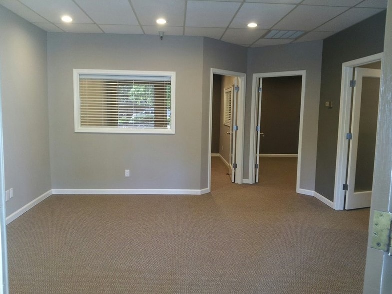 281 E H St, Benicia, CA à louer - Photo intérieure – Image 3 sur 7