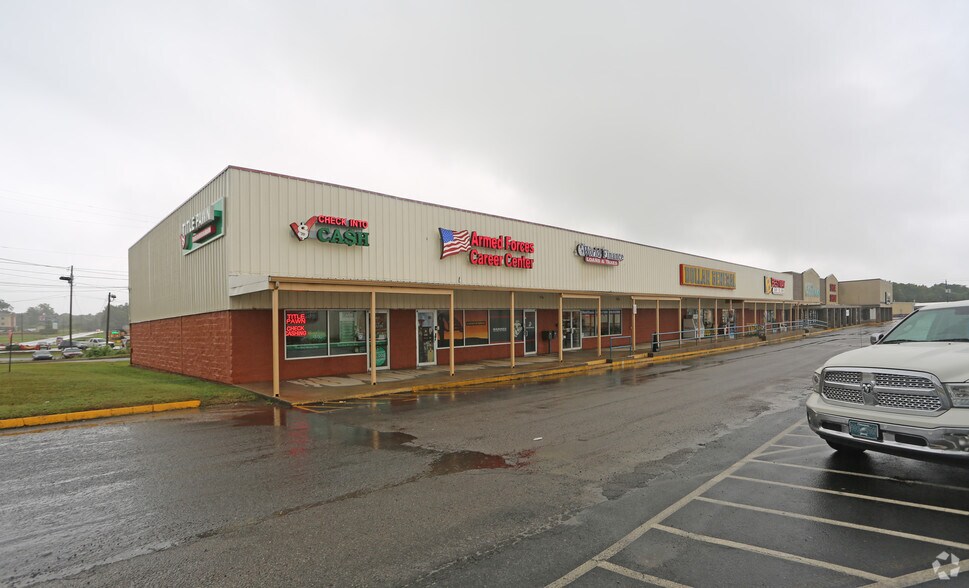 803 E Battle St, Talladega, AL à louer - Photo principale – Image 1 sur 14