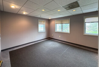 4 Bellows Rd, Westborough, MA à louer Photo intérieure– Image 1 sur 8