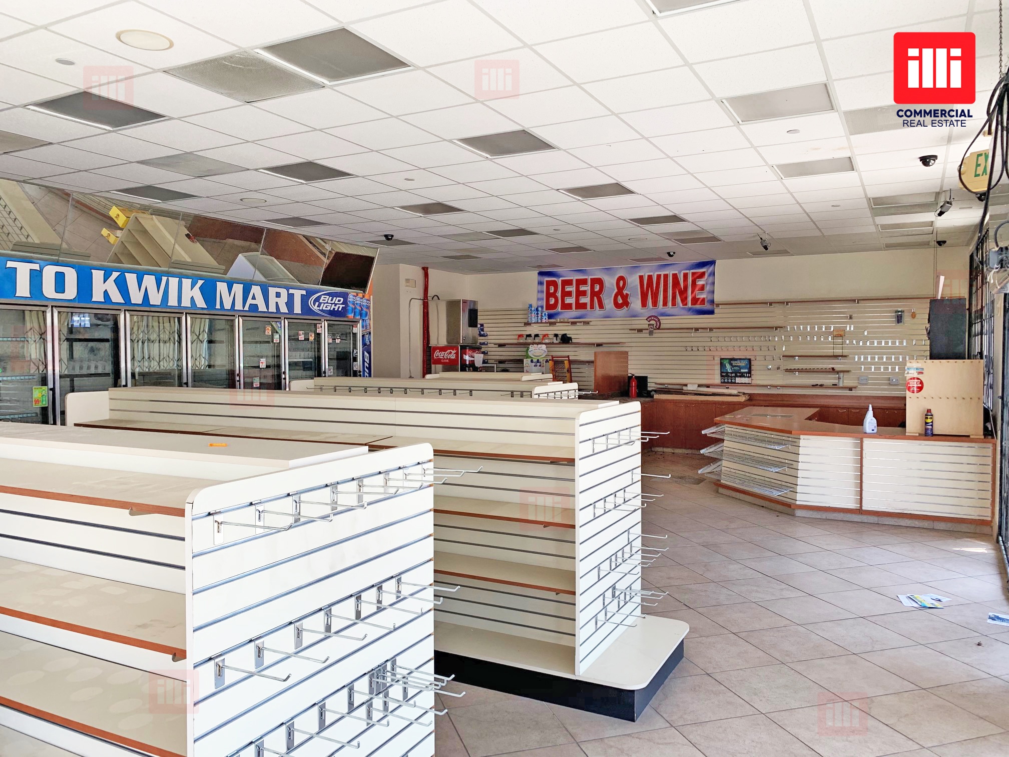 21355 Sherman Way, Canoga Park, CA à louer Photo intérieure– Image 1 sur 5